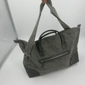 DSW Gray Felt Travel Tote Bag Faux Leather Trim Zip Top Shoulder Strap